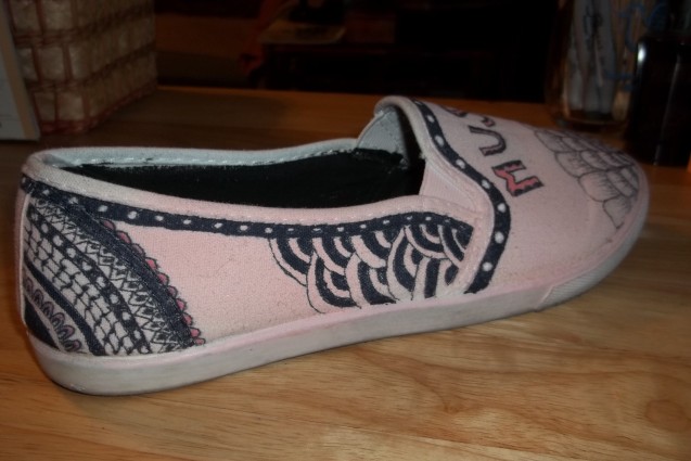 10-25 pink shoe side